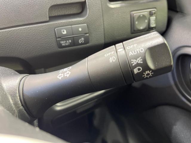 セレナ ライダーブラックラインＳ－ＨＶアドバンスドセーフティ　純正ＳＤナビ　全周囲カメラ　両側電動ドア　ビルトインＥＴＣ　衝突被害軽減システム　コーナーセンサー　クルーズコントロール　スマートキー　ＬＥＤヘッドライト　車線逸脱警報　オートライト　オートエアコン（42枚目）