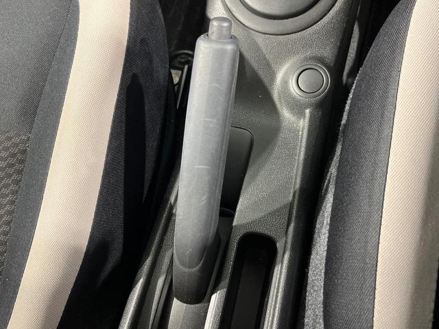 ノート Ｘ　純正ＳＤナビ　バックカメラ　衝突被害軽減システム　禁煙車　スマートキー　車線逸脱警報　オートライト　Ｂｌｕｅｔｏｏｔｈ　ＣＤ　ＤＶＤ再生　フルセグ　プライバシーガラス（40枚目）