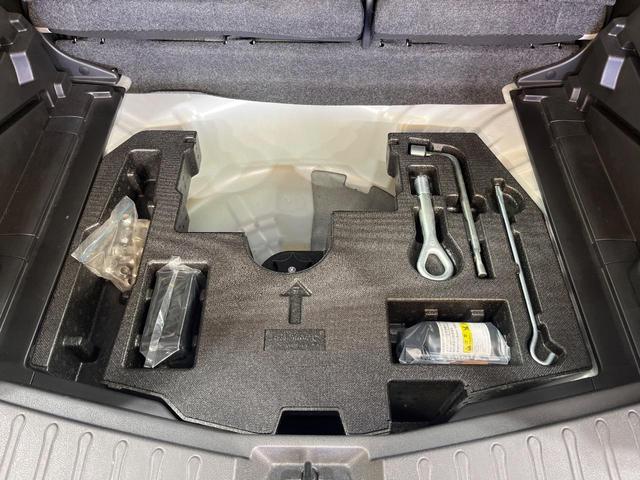 ノート Ｘ　純正ＳＤナビ　バックカメラ　衝突被害軽減システム　禁煙車　スマートキー　車線逸脱警報　オートライト　Ｂｌｕｅｔｏｏｔｈ　ＣＤ　ＤＶＤ再生　フルセグ　プライバシーガラス（48枚目）