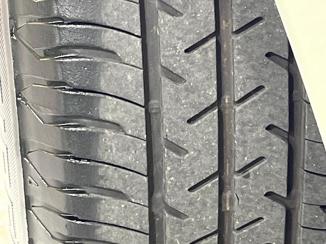 ノート Ｘ　純正ＳＤナビ　バックカメラ　衝突被害軽減システム　禁煙車　スマートキー　車線逸脱警報　オートライト　Ｂｌｕｅｔｏｏｔｈ　ＣＤ　ＤＶＤ再生　フルセグ　プライバシーガラス（54枚目）