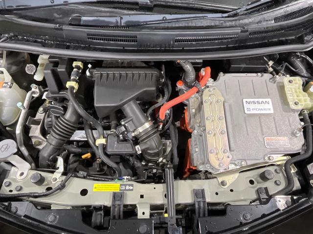 ノート e-パワーニスモ 禁煙車 純正SDナビ 全周囲カメラ インテリジェントルームミラー コーナーセンサー スマートキー LEDヘッドライト ETC オートライト 純正16インチアルミホイール Bluetooth CD(19枚目)