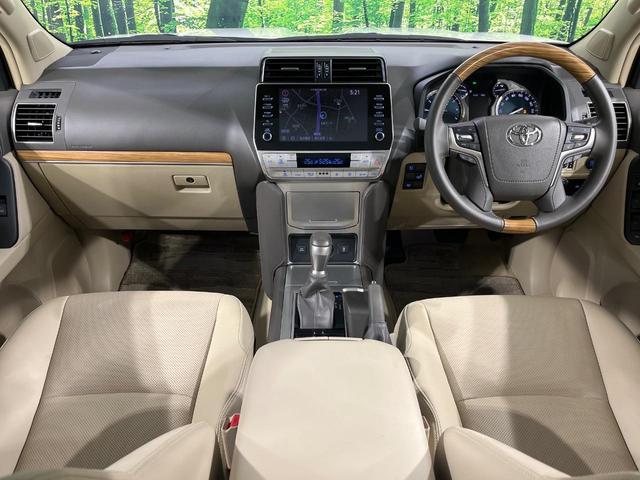 ランドクルーザープラド ＴＸ　Ｌパッケージ　マットブラックエディション　禁煙車　７人乗り　サンルーフ　純正ディスプレイオーディオ　パノラミックビューモニター　ビルトインＥＴＣ２．０　シートベンチレーション　ベージュ革　ＬＥＤヘッドライト　純正１８ＡＷ　スマートキー（2枚目）