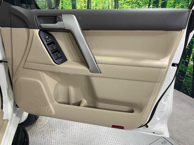 ランドクルーザープラド ＴＸ　Ｌパッケージ　マットブラックエディション　禁煙車　７人乗り　サンルーフ　純正ディスプレイオーディオ　パノラミックビューモニター　ビルトインＥＴＣ２．０　シートベンチレーション　ベージュ革　ＬＥＤヘッドライト　純正１８ＡＷ　スマートキー（48枚目）