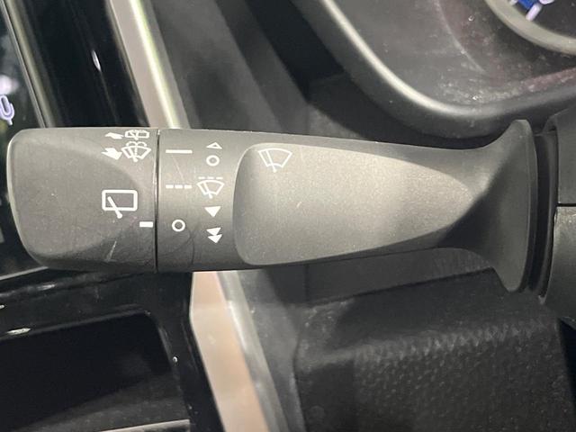 ルーミー カスタムG 禁煙車 純正9インチディスプレイオーディオ 全周囲カメラ 両側電動スライドドア 前席シートヒーター ロールシェード 純正革巻ステアリング 純正14インチアルミホイール LEDヘッドライト(26枚目)