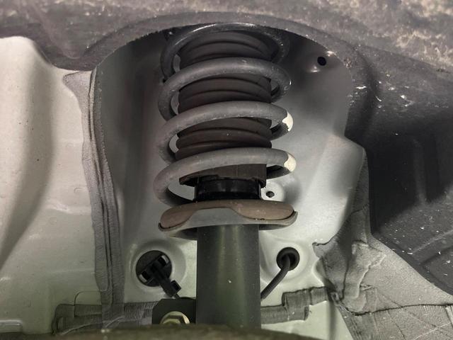 ルーミー カスタムG 禁煙車 純正9インチディスプレイオーディオ 全周囲カメラ 両側電動スライドドア 前席シートヒーター ロールシェード 純正革巻ステアリング 純正14インチアルミホイール LEDヘッドライト(35枚目)