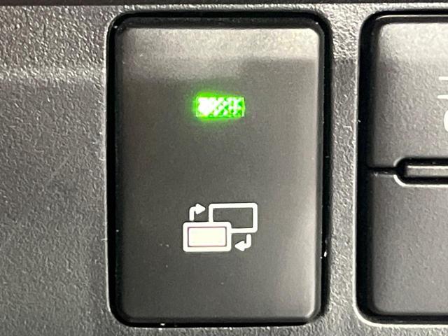 ルーミー カスタムG 禁煙車 純正9インチディスプレイオーディオ 全周囲カメラ 両側電動スライドドア 前席シートヒーター ロールシェード 純正革巻ステアリング 純正14インチアルミホイール LEDヘッドライト(52枚目)