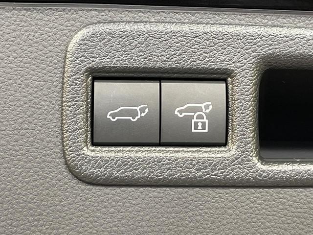 ハリアーハイブリッド Ｚ　調光パノラマルーフ　純正１２．３インチナビ　全周囲カメラ　デジタルインナーミラー　ヘッドアップディスプレイ　ＬＥＤヘッドライト　ＥＴＣ２．０　レーダークルーズコントロール　Ｂｌｕｅｔｏｏｔｈ再生（33枚目）