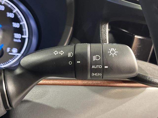 ハリアーハイブリッド Ｚ　純正１２．３インチナビ　禁煙車　バックカメラ　デジタルインナーミラー　レーダークルーズコントロール　ＥＴＣ２．０　ヘッドアップディスプレイ　ＬＥＤヘッドライト　Ｂｌｕｅｔｏｏｔｈ再生　フルセグ（25枚目）