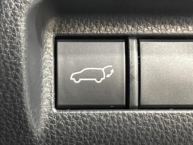 ハリアーハイブリッド Ｚ　純正１２．３インチナビ　禁煙車　バックカメラ　デジタルインナーミラー　レーダークルーズコントロール　ＥＴＣ２．０　ヘッドアップディスプレイ　ＬＥＤヘッドライト　Ｂｌｕｅｔｏｏｔｈ再生　フルセグ（29枚目）