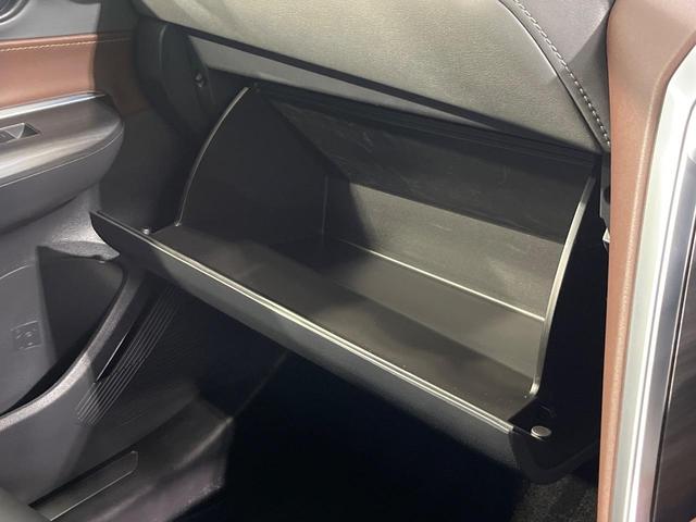 ハリアーハイブリッド Ｚ　純正１２．３インチナビ　禁煙車　バックカメラ　デジタルインナーミラー　レーダークルーズコントロール　ＥＴＣ２．０　ヘッドアップディスプレイ　ＬＥＤヘッドライト　Ｂｌｕｅｔｏｏｔｈ再生　フルセグ（46枚目）