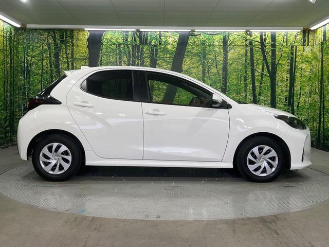 ヤリス ハイブリッドX 衝突被害軽減システム レーダークルーズ 禁煙車 コーナーセンサー バックカメラ キーレス ビルトインETC オートハイビーム 車線逸脱警報 オートライト オートエアコン Bluetooth(23枚目)