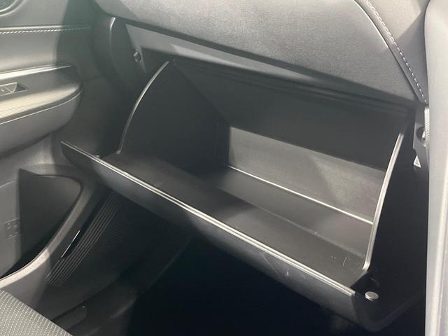 ハリアーハイブリッド Ｚ　レザーパッケージ　純正１２．３インチナビ　禁煙車　パノラミックビューモニター　デジタルインナーミラー　パワーバックドア　シートヒーター　シートベンチレーション　ステアリングヒーター　ＬＥＤヘッドライト　ＥＴＣ（32枚目）