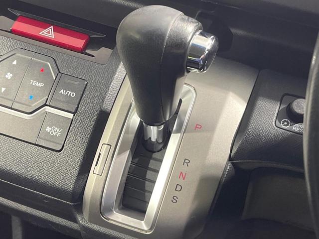 ステップワゴンスパーダ Z HDDナビエディション 禁煙車 純正HDDナビ バックカメラ 両側電動ドア フリップダウンモニター ビルトインETC スマートキー HIDヘッドライト オートライト オートエアコン CD DVD再生 フルセグ LEDフォグ(32枚目)