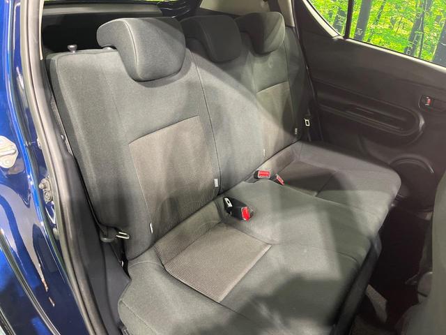 後部座席も気になるようなキズ・汚れやへたり等、大きなダメージはなく、良好な状態です。