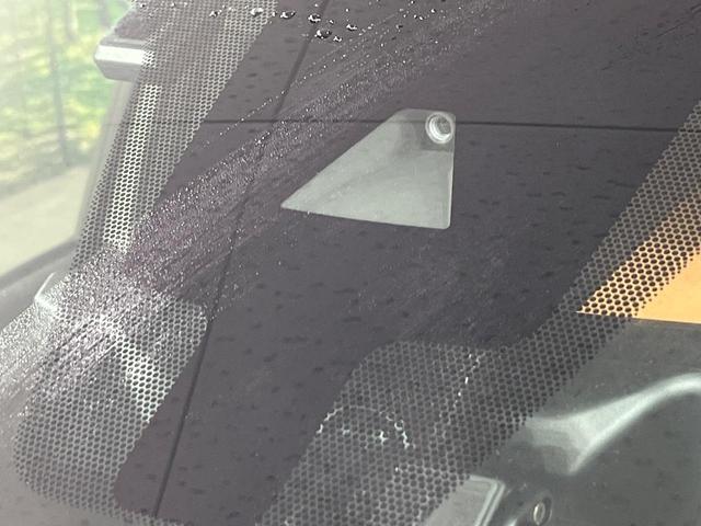 キックス X ツートーンインテリアエディション 禁煙車 純正9型ナビ 全周囲カメラ 衝突被害軽減システム インテリジェントルームミラー レーダークルーズ レザーシート コーナーセンサー スマートキー LEDヘッド ビルトインETC 車線逸脱警報(5枚目)