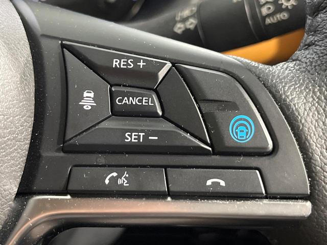 キックス X ツートーンインテリアエディション 禁煙車 純正9型ナビ 全周囲カメラ 衝突被害軽減システム インテリジェントルームミラー レーダークルーズ レザーシート コーナーセンサー スマートキー LEDヘッド ビルトインETC 車線逸脱警報(7枚目)