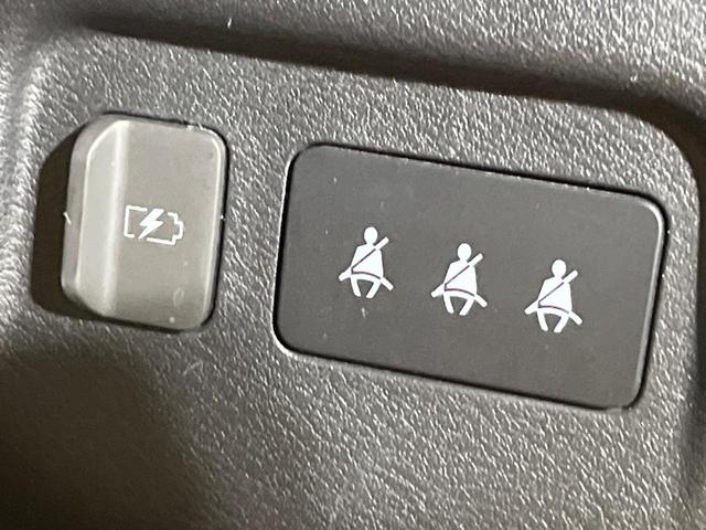 キックス X ツートーンインテリアエディション 禁煙車 純正9型ナビ 全周囲カメラ 衝突被害軽減システム インテリジェントルームミラー レーダークルーズ レザーシート コーナーセンサー スマートキー LEDヘッド ビルトインETC 車線逸脱警報(34枚目)