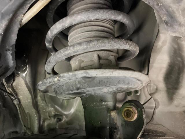 カローラフィールダー ハイブリッドＧ　ダブルバイビー　禁煙車　純正ＳＤナビ　バックカメラ　コーナーセンサー　スマートキー　ＬＥＤヘッドライト　ビルトインＥＴＣ　クルコン　車線逸脱警報　オートライト　オートエアコン（20枚目）