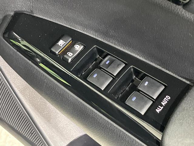 カローラフィールダー ハイブリッドＧ　ダブルバイビー　禁煙車　純正ＳＤナビ　バックカメラ　コーナーセンサー　スマートキー　ＬＥＤヘッドライト　ビルトインＥＴＣ　クルコン　車線逸脱警報　オートライト　オートエアコン（37枚目）
