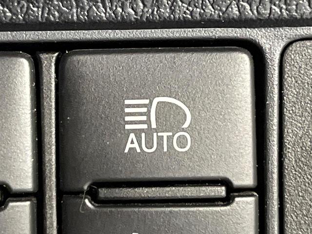 カローラフィールダー ハイブリッドＧ　ダブルバイビー　禁煙車　純正ＳＤナビ　バックカメラ　コーナーセンサー　スマートキー　ＬＥＤヘッドライト　ビルトインＥＴＣ　クルコン　車線逸脱警報　オートライト　オートエアコン（56枚目）