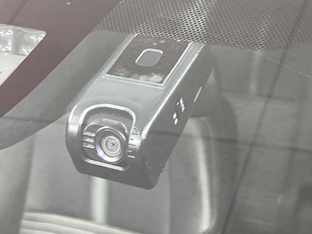 カローラフィールダー ハイブリッドＧ　ダブルバイビー　禁煙車　純正ＳＤナビ　バックカメラ　コーナーセンサー　スマートキー　ＬＥＤヘッドライト　ビルトインＥＴＣ　クルコン　車線逸脱警報　オートライト　オートエアコン（65枚目）