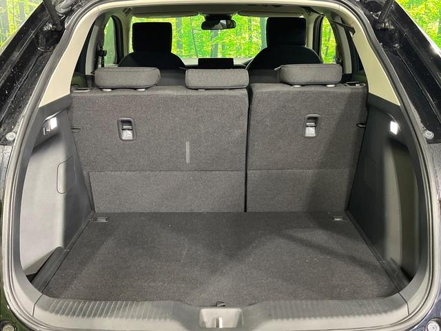 ヴェゼル ｅ：ＨＥＶ　Ｘ　禁煙車　純正９型ナビ　バックカメラ　衝突被害軽減システム　レーダークルーズ　コーナーセンサー　スマートキー　ＬＥＤヘッド　ＥＴＣ２．０　車線逸脱警報　オートライト　オートエアコン（10枚目）