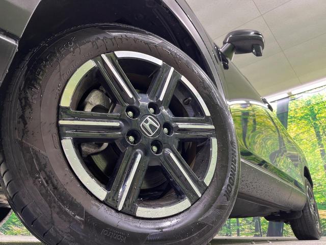 ヴェゼル ｅ：ＨＥＶ　Ｘ　禁煙車　純正９型ナビ　バックカメラ　衝突被害軽減システム　レーダークルーズ　コーナーセンサー　スマートキー　ＬＥＤヘッド　ＥＴＣ２．０　車線逸脱警報　オートライト　オートエアコン（13枚目）