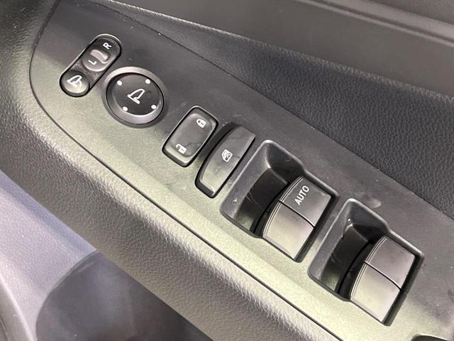 ヴェゼル ｅ：ＨＥＶ　Ｘ　禁煙車　純正９型ナビ　バックカメラ　衝突被害軽減システム　レーダークルーズ　コーナーセンサー　スマートキー　ＬＥＤヘッド　ＥＴＣ２．０　車線逸脱警報　オートライト　オートエアコン（37枚目）