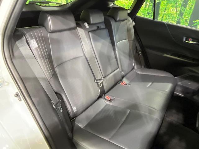 広々とした２列目シートは居住性が高く、居心地も快適！友達や家族とのお出かけにぴったりです。ベビーシートやチャイルドシート使用時も快適にお過ごしいただける十分な空間を確保しています。