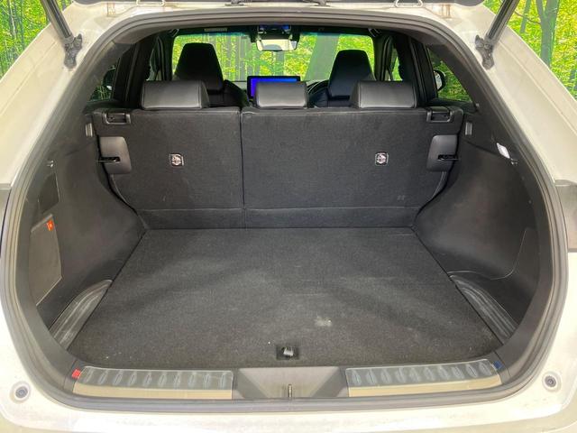 ラゲッジルームは、大容量のスペースを確保。普段のお買い物からレジャーまで、幅広く活躍してくれます！また、リアシートを倒すことでバリエーション豊かにお使いいただけます。