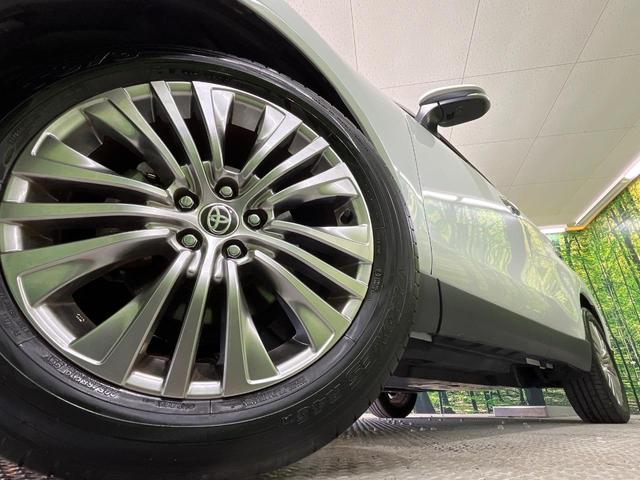 【純正１９インチアルミホイール】外観にマッチした純正アルミホイールを装着しております。各種社外アルミホイールや、スタッドレスタイヤも取扱いしております。是非ご相談ください♪