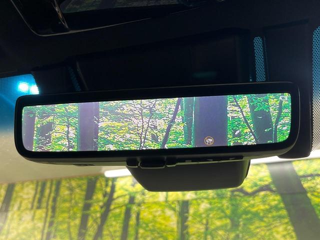 【デジタルインナーミラー】後席の大きな荷物や同乗者で後方が確認しづらい時でも安心！カメラが撮影した車両後方の映像をルームミラー内に表示。クリアな視界で状況の確認が可能です！