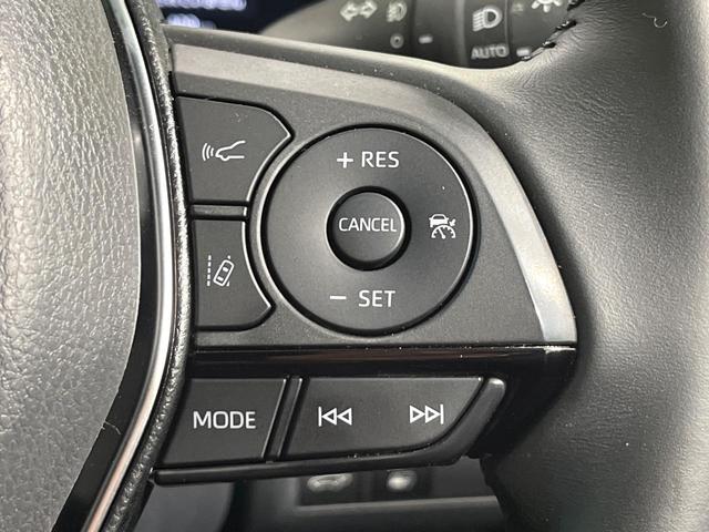【レーダークルーズコントロール】高速道路での長距離走行が楽に！！自動で速度を保つクルーズコントロールが、衝突軽減システムと連携し、前方の車両を感知して車間を保つように速度調節してくれます！！
