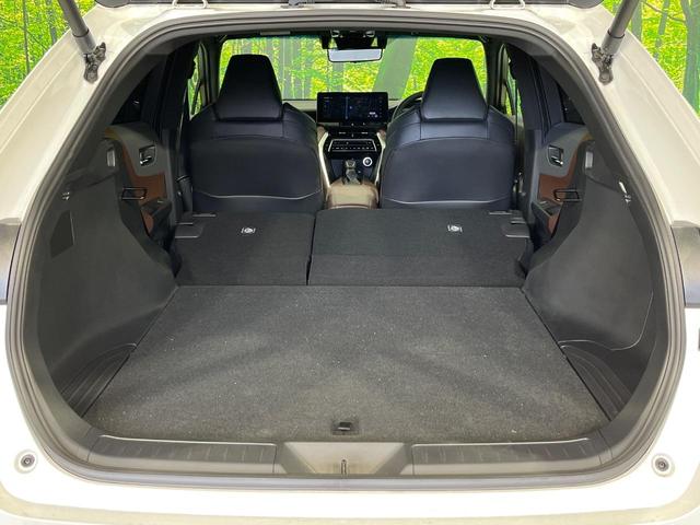 後席を格納すると、これだけの広さが！シーンに合わせたシートアレンジで、大きな荷物も積むことが出来ます♪