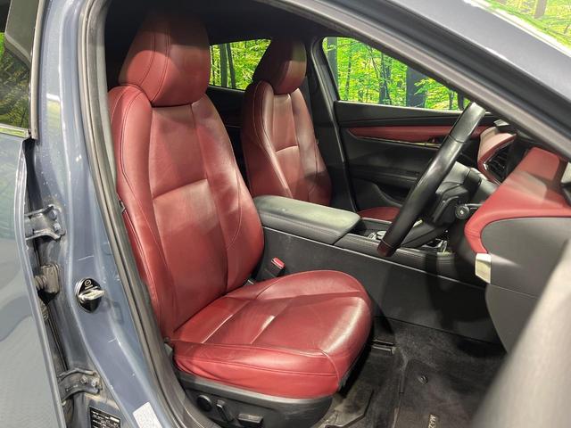 ＭＡＺＤＡ３ファストバック ２０Ｓバーガンディ　セレクション　禁煙車　８．８インチナビ　バックカメラ　シートヒーター　ＥＴＣ　ドラレコ　レーダークルーズコントロール　赤革シート　ＣＤ／ＤＶＤ再生　デュアルオートエアコン　シートヒーター　パワーシート（9枚目）