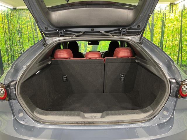 ＭＡＺＤＡ３ファストバック ２０Ｓバーガンディ　セレクション　禁煙車　８．８インチナビ　バックカメラ　シートヒーター　ＥＴＣ　ドラレコ　レーダークルーズコントロール　赤革シート　ＣＤ／ＤＶＤ再生　デュアルオートエアコン　シートヒーター　パワーシート（11枚目）