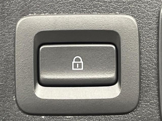 ＭＡＺＤＡ３ファストバック ２０Ｓバーガンディ　セレクション　禁煙車　８．８インチナビ　バックカメラ　シートヒーター　ＥＴＣ　ドラレコ　レーダークルーズコントロール　赤革シート　ＣＤ／ＤＶＤ再生　デュアルオートエアコン　シートヒーター　パワーシート（50枚目）