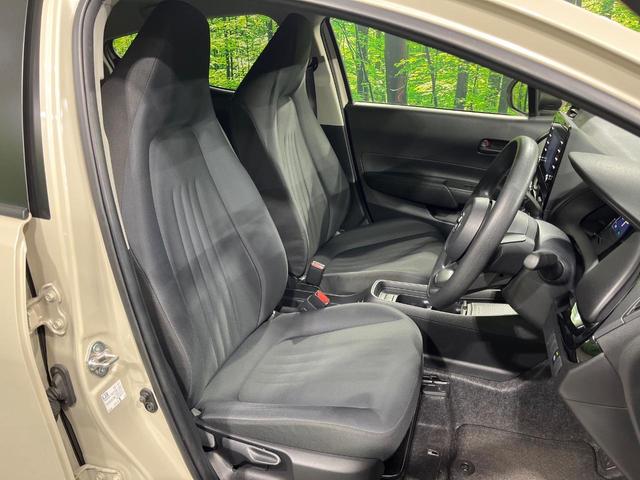 運転席シート廻りは使用感も少なく、良好な状態となっています。前オーナー様が丁寧に使っていたことがよくわかりますね。