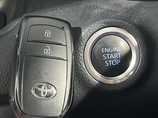 ヤリス Ｘ　禁煙車　純正ナビ付ディスプレイオーディオ　Ｂｌｕｅｔｏｏｔｈ　バックカメラ　ＥＴＣ　セーフティセンス　オートハイビーム　車線逸脱防止装置　ステアリングスイッチ　ヘッドライトレベライザー　スマートキー（6枚目）