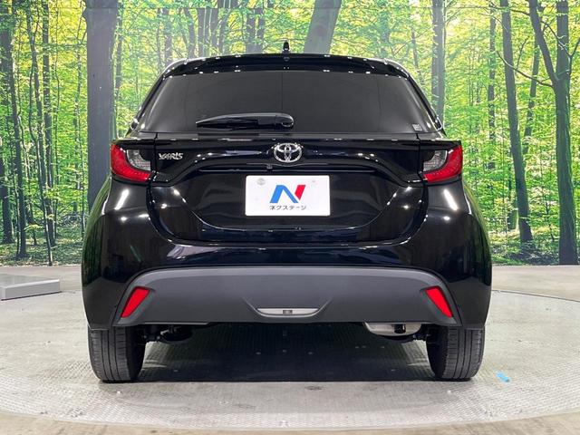 ヤリス Ｘ　禁煙車　純正ナビ付ディスプレイオーディオ　Ｂｌｕｅｔｏｏｔｈ　バックカメラ　ＥＴＣ　セーフティセンス　オートハイビーム　車線逸脱防止装置　ステアリングスイッチ　ヘッドライトレベライザー　スマートキー（14枚目）