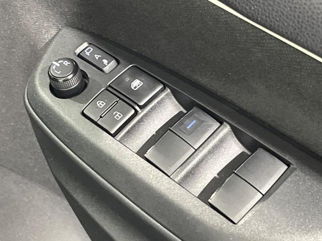 ヤリス Ｘ　禁煙車　純正ナビ付ディスプレイオーディオ　Ｂｌｕｅｔｏｏｔｈ　バックカメラ　ＥＴＣ　セーフティセンス　オートハイビーム　車線逸脱防止装置　ステアリングスイッチ　ヘッドライトレベライザー　スマートキー（25枚目）