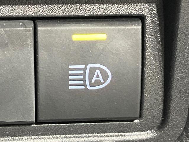 ヤリス Ｘ　禁煙車　純正ナビ付ディスプレイオーディオ　Ｂｌｕｅｔｏｏｔｈ　バックカメラ　ＥＴＣ　セーフティセンス　オートハイビーム　車線逸脱防止装置　ステアリングスイッチ　ヘッドライトレベライザー　スマートキー（27枚目）