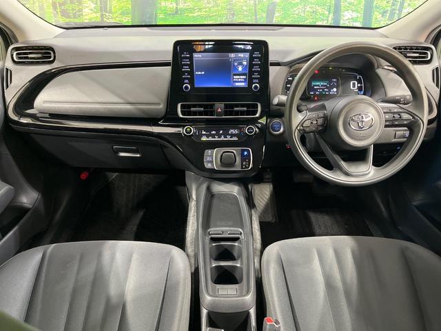 アクア Ｘ　純正ディスプレイオーディオ　パノラミックビューモニター　セーフティセンス　レーダークルーズ　禁煙車　コーナーセンサー　スマートキー　ビルトインＥＴＣ　オートハイビーム　車線逸脱警報　オートエアコン（2枚目）