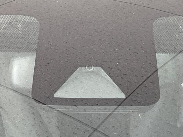 アクア Ｘ　純正ディスプレイオーディオ　パノラミックビューモニター　セーフティセンス　レーダークルーズ　禁煙車　コーナーセンサー　スマートキー　ビルトインＥＴＣ　オートハイビーム　車線逸脱警報　オートエアコン（5枚目）