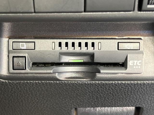 アクア Ｘ　純正ディスプレイオーディオ　パノラミックビューモニター　セーフティセンス　レーダークルーズ　禁煙車　コーナーセンサー　スマートキー　ビルトインＥＴＣ　オートハイビーム　車線逸脱警報　オートエアコン（7枚目）