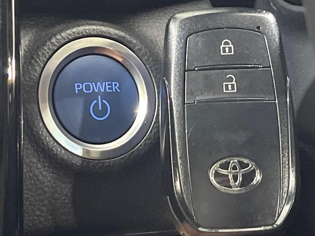 アクア Ｘ　純正ディスプレイオーディオ　パノラミックビューモニター　セーフティセンス　レーダークルーズ　禁煙車　コーナーセンサー　スマートキー　ビルトインＥＴＣ　オートハイビーム　車線逸脱警報　オートエアコン（8枚目）