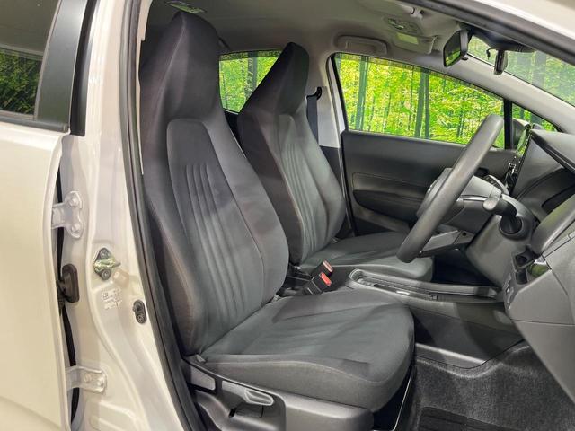 アクア Ｘ　純正ディスプレイオーディオ　パノラミックビューモニター　セーフティセンス　レーダークルーズ　禁煙車　コーナーセンサー　スマートキー　ビルトインＥＴＣ　オートハイビーム　車線逸脱警報　オートエアコン（9枚目）