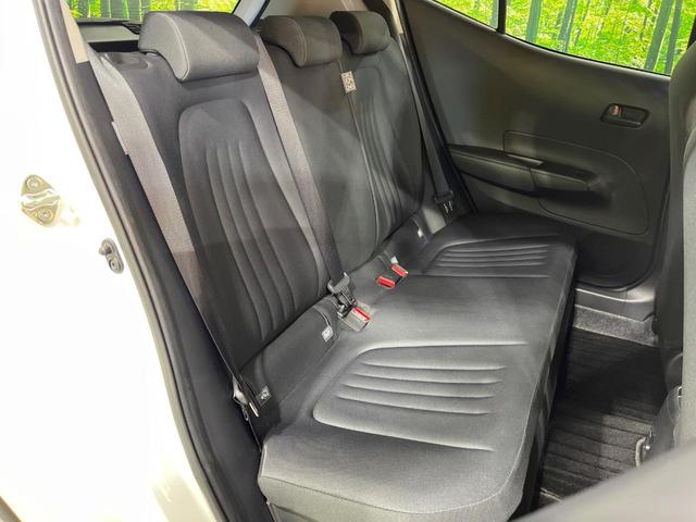 アクア Ｘ　純正ディスプレイオーディオ　パノラミックビューモニター　セーフティセンス　レーダークルーズ　禁煙車　コーナーセンサー　スマートキー　ビルトインＥＴＣ　オートハイビーム　車線逸脱警報　オートエアコン（10枚目）