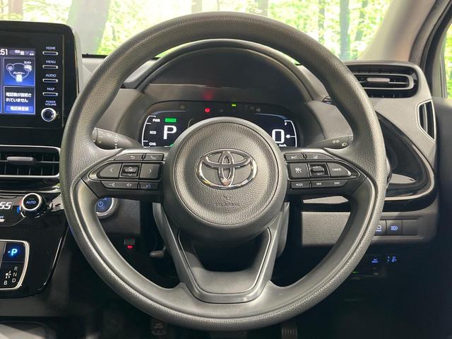 アクア Ｘ　純正ディスプレイオーディオ　パノラミックビューモニター　セーフティセンス　レーダークルーズ　禁煙車　コーナーセンサー　スマートキー　ビルトインＥＴＣ　オートハイビーム　車線逸脱警報　オートエアコン（12枚目）