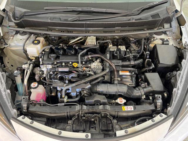 アクア Ｘ　純正ディスプレイオーディオ　パノラミックビューモニター　セーフティセンス　レーダークルーズ　禁煙車　コーナーセンサー　スマートキー　ビルトインＥＴＣ　オートハイビーム　車線逸脱警報　オートエアコン（19枚目）